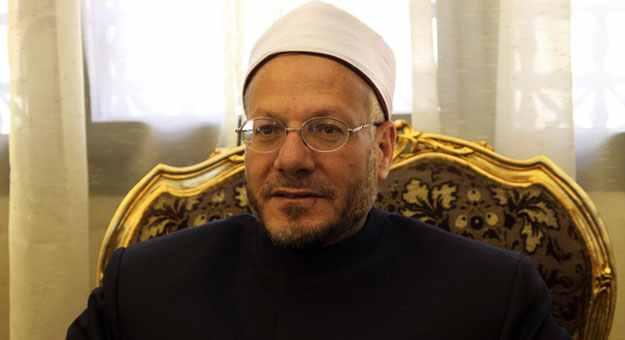 فيديو | إعلام بشار يستعين بمفتي مصر لتبرير الهجوم على الثورة