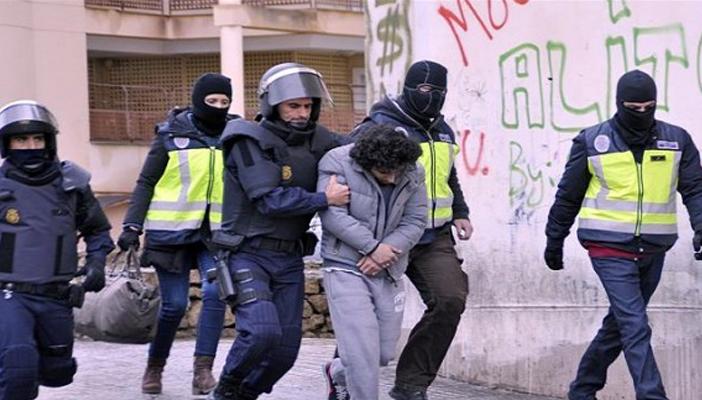 اعتقال 14 شخصًا في إسبانيا والمغرب على خلفية علاقتهم بـ”تنظيم الدولة”