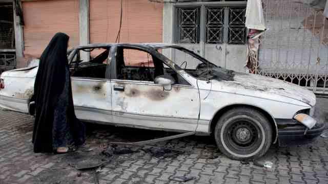 قتلى في تفجير إنتحاري بسيارة مفخخة في بغداد