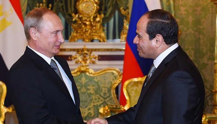 “فيس بوك” عن تشابه بدل السيسي وبوتين: “بيلبسوا من عند أبو نسمة الروسي”