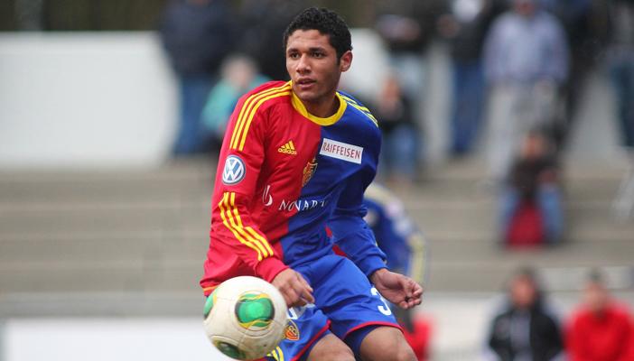 محمد النني عبر إنستجرام: فلسطين في القلب