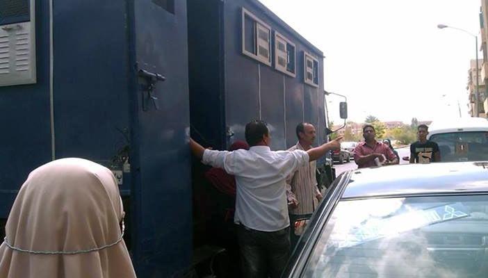 هروب “معتقل” أثناء ترحيله للمحاكمة العسكرية بالمنصورة