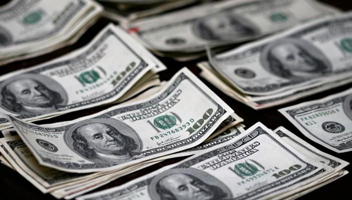 الدولار يسجل 788قرشاً في السوق السوداء.. ارتفاع الذهب.. ثبات الحديد