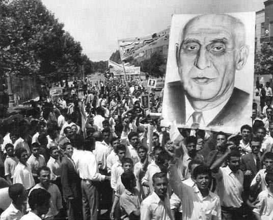 إيران تسعى لمقاضاة أمريكا لدورها في الانقلاب على “مصدق”