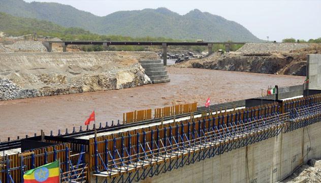 هل ولاء السيسي للصهاينة وراء تساهل إثيوبيا في ملف “السد”