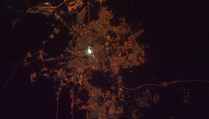 بالصور.. نقطتان مضيئتان للكعبة والمسجد النبوي في محطة الفضاء الدولية