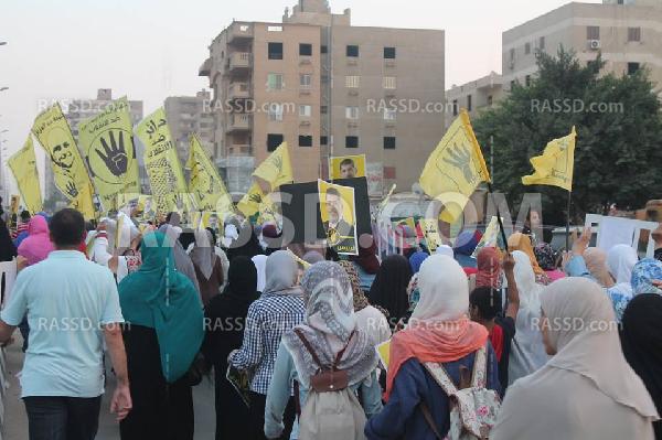 مسيرة نسائية تجوب شوارع “مدينة نصر”