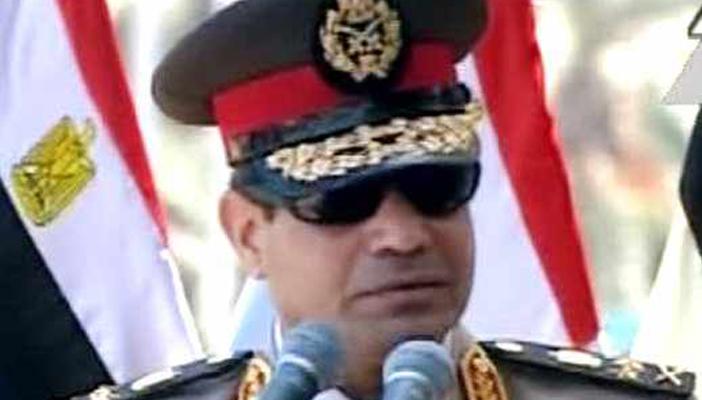 “م. إ. مونيتور”: في عهد السيسي.. كل مواطن مصري إرهابي محتمل