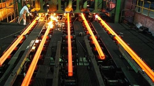 قوات الأمن تفض وقفة احتجاجية لعمال مصنع حديد بالقليوبية