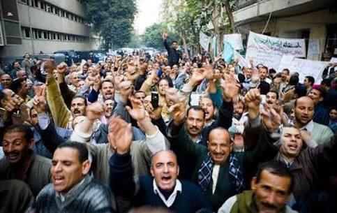 المظاهرات العمالية تجتاح المحافظات وتوقعات بموجة تحركات كبيرة