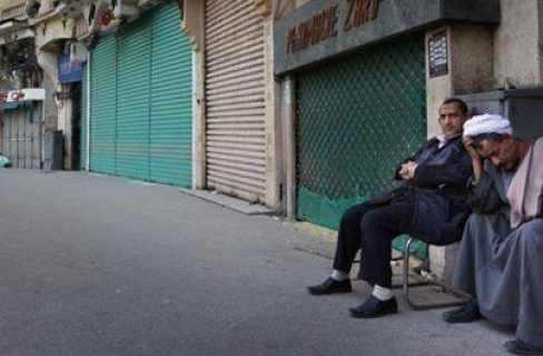 الاقتصاد ينزف.. والانقلابيون.. «ودن من طين وأخرى من عجين»