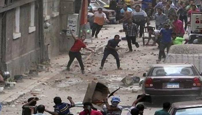 حرب الشوارع تدق طبولها بمصر.. وإبراهيم الأبيض يسقط في الوراق