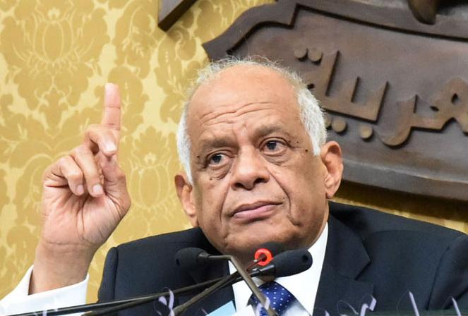 البرلمان يدق طبول الحرب على “الصحفيين” ..وخبراء: مجلس عسكري