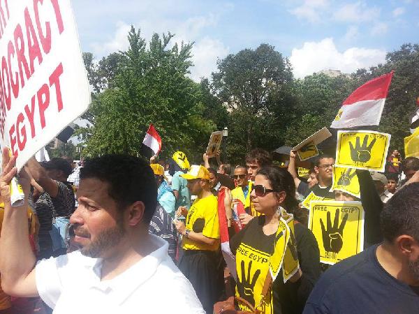 خروج أكبر مسيرة بأمريكا منذ الانقلاب