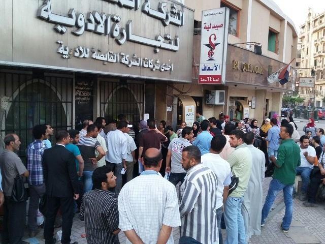 عضو بالبرلمان يطالب بإنشاء مصانع حربية للبن الأطفال