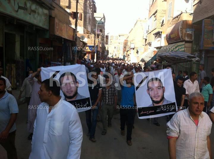 أهالى طهطا يشيعون شهيد مسيرة أمس الرافضة للانقلاب