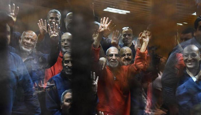 تأجيل محاكمة مرشد الإخوان و311 آخرين بقضية حرق مجمع محاكم الإسماعيلية