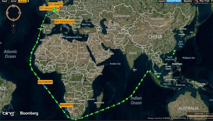 “بلومبرج”: انخفاض أسعار النفط يدفع السفن بعيدا عن مسار قناة السويس
