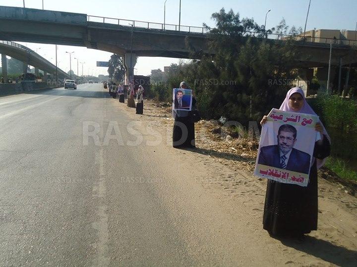 سلسلة بشرية بإيتاي البارود ضد الانقلاب