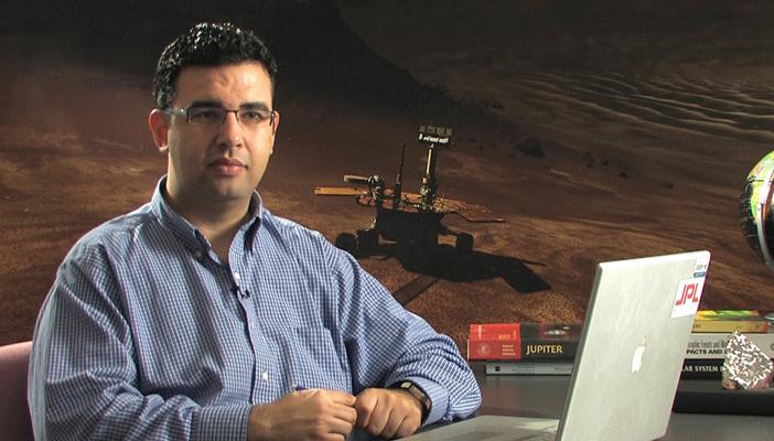 عصام حجي: صفقات الأسلحة والاتفاقيات الاقتصادية جعلت المنطقة سوقا للموت