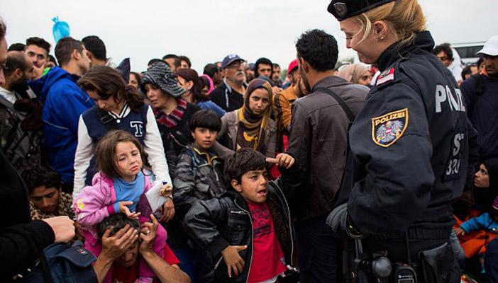 استمرار تدفق اللاجئين على الحدود النمساوية قادمين من المجر