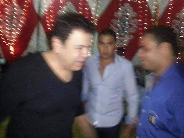 بالصور…طرد خالد  عجاج من فرح بمطروح بسبب “تسلم الآيادي”