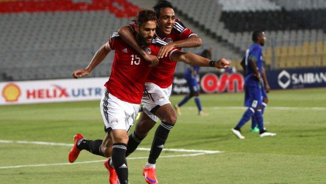 بالفيديو.. مرسي يستغل خطأ حارس تشاد لإحراز هدف مبكر لمصر