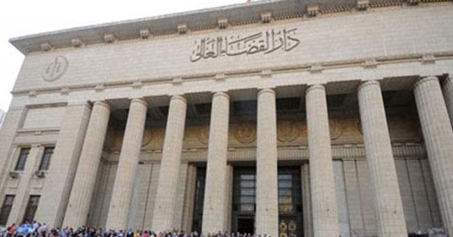 وقفة لموظفي نيابات طنطا أمام دار القضاء العالي للمطالبة بتعيين أبنائهم