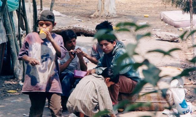 “اطفال الشوارع”.. المنسيون على مر العهود