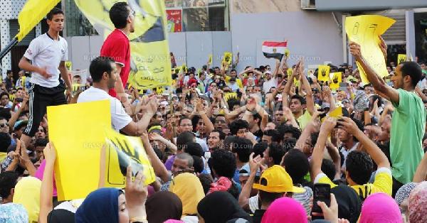 الملايين يتحدون الاجراءات القمعية بجمعة “الشعب يحمي ثورته”