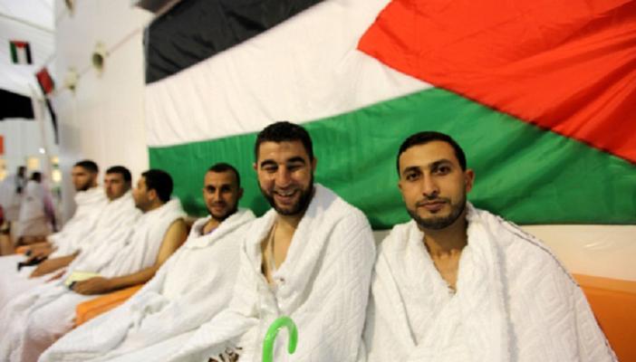 صباح اليوم.. 800 حاج فلسطيني عبروا رفح في طريقهم للسعودية