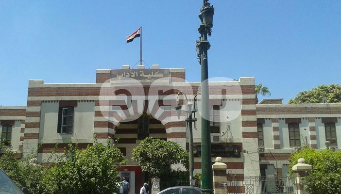 زيادة مصاريف آداب أسيوط والطلاب يسخرون: انتوا مش عارفين انكم نور عنينا