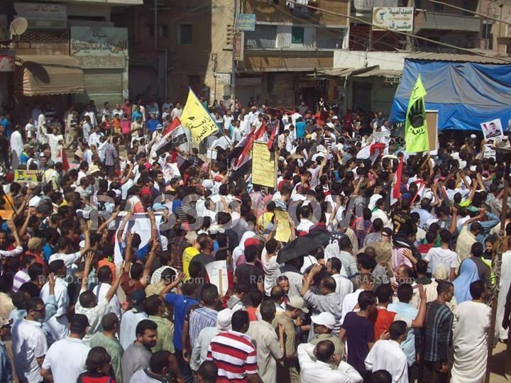 حوش عيسي تنتفض رفضا للانقلاب وتؤكد استمرارها رغم المضايقات