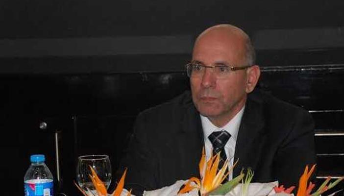 تعليقات ساخرة على هاشتاج “مصر بتنضف”:  الكبار ضحوا بحرامي صغير