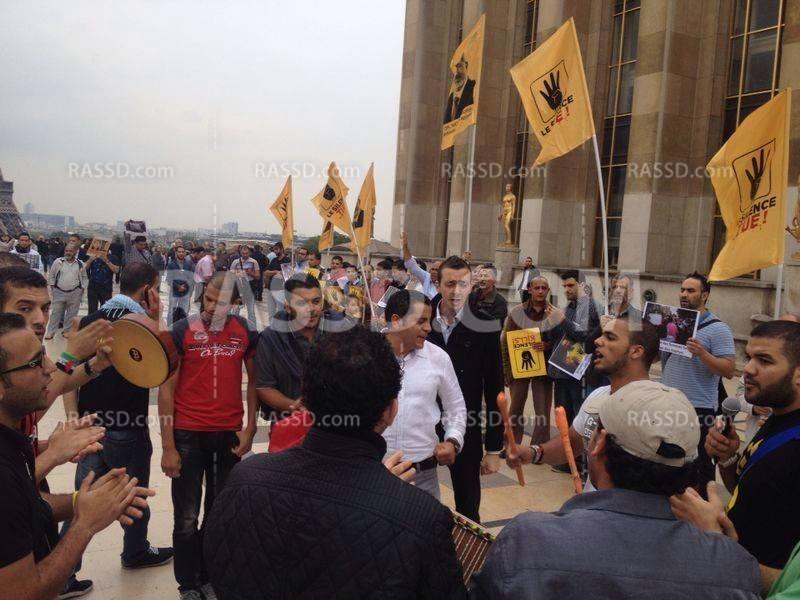 تظاهرة للجالية المصرية في باريس تنديدًا بقمع الانقلاب