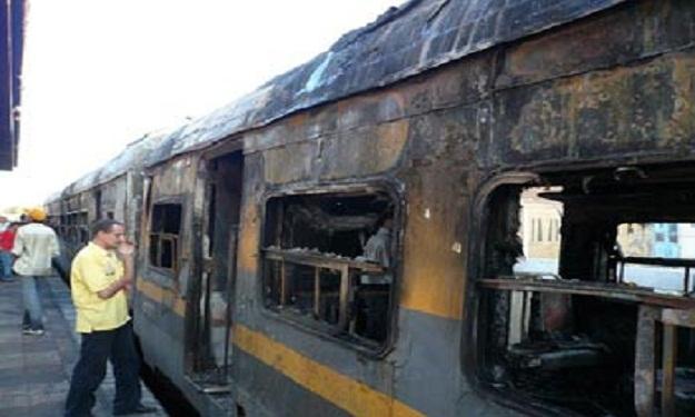 حريق بقطار بنها منوف يلتهم أربع سيارات