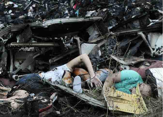 تقرير أولي: أجسام فائقة السرعة وراء تحطم الطائرة الماليزية