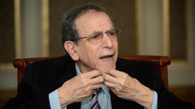 عيسى: العام الدراسي الجديد “غير مبشر”