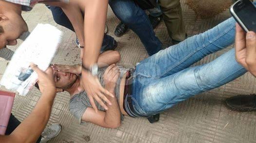 الشرطة تعتدي على الطلبة والمصورين الصحفيين أمام “التعليم العالي”