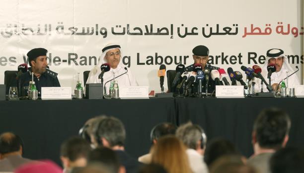 قطر تلغي رسميًا نظام “الكفيل” وتصدر قانونًا جديدًا لإقامة العاملين بها