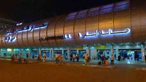 التفاصيل الكاملة لإنقلاب سيارة محملة بـ12 طن وقود في مهبط مطار القاهرة