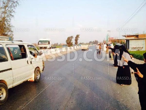 سلسلة بشرية في الشرقية تنديداُ بالوضع الاقتصادي