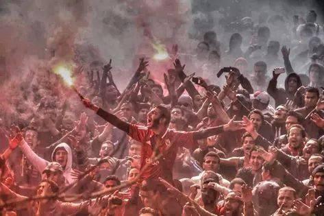 فيديو | المشجعون يسبون المنتخب لخسارته اليوم