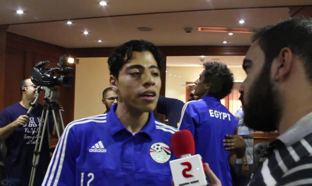 أكرم توفيق: أجتهد لحجز مكان أساسي في تشكيل الأهلي