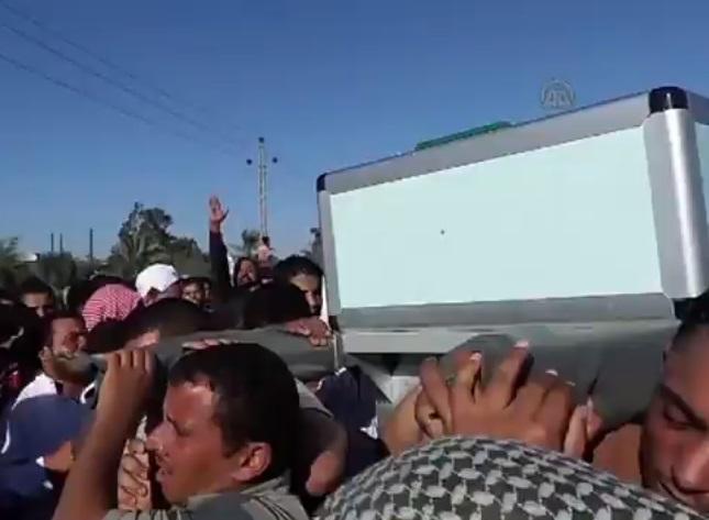 الآلاف يشيعون جثمان أحد ضحايا الانقلاب بقرية “نجيلة” بسيناء