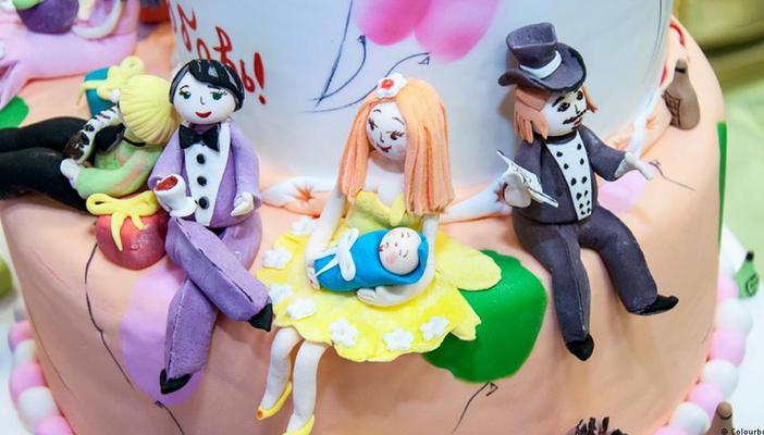 إماراتي يدفع 75 مليون دولار لشراء تورتة