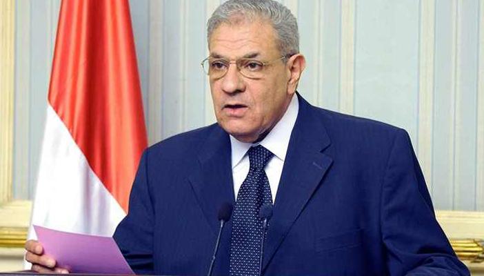 بعد استقالة حكومة “محلب”.. سياسيون: النظام دخل مغارة “علي بابا”