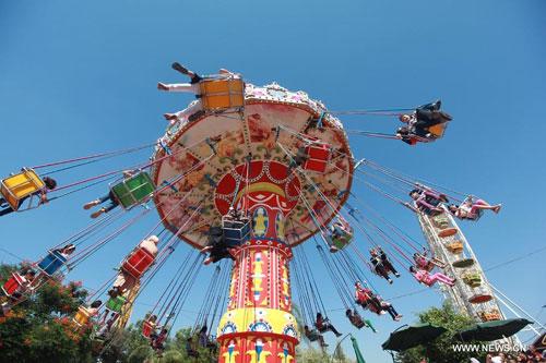 المصريون يتباكون على “الأيام الحلوة” عبر هاشتاج “العيد راح فين”