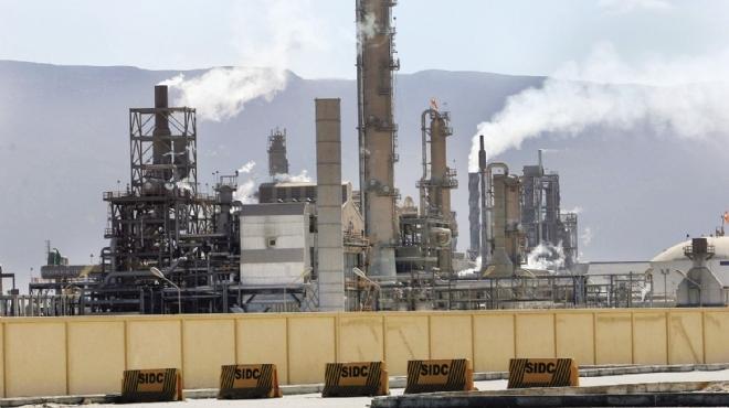 بسبب توقف الغاز الطبيعي  مصانع العاشر خارج الخدمة