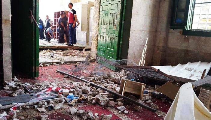 بالفيديو والصور..أضرار بالغة بالمصلى القبلي بالمسجد الأقصى بعد اقتحامه